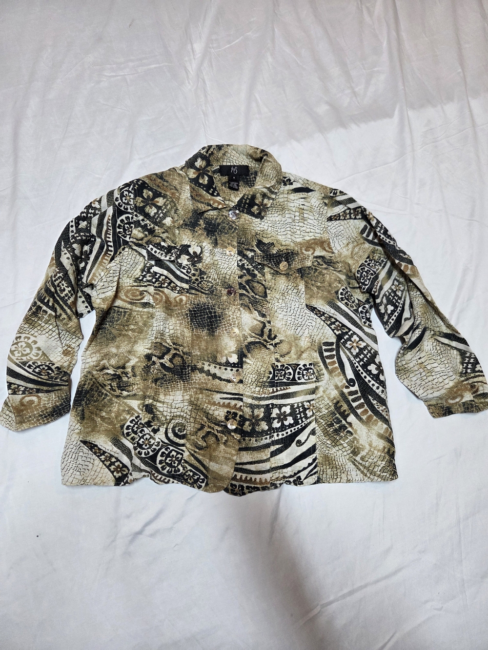 Casual Button-Down Shirt in Beige and Black Print